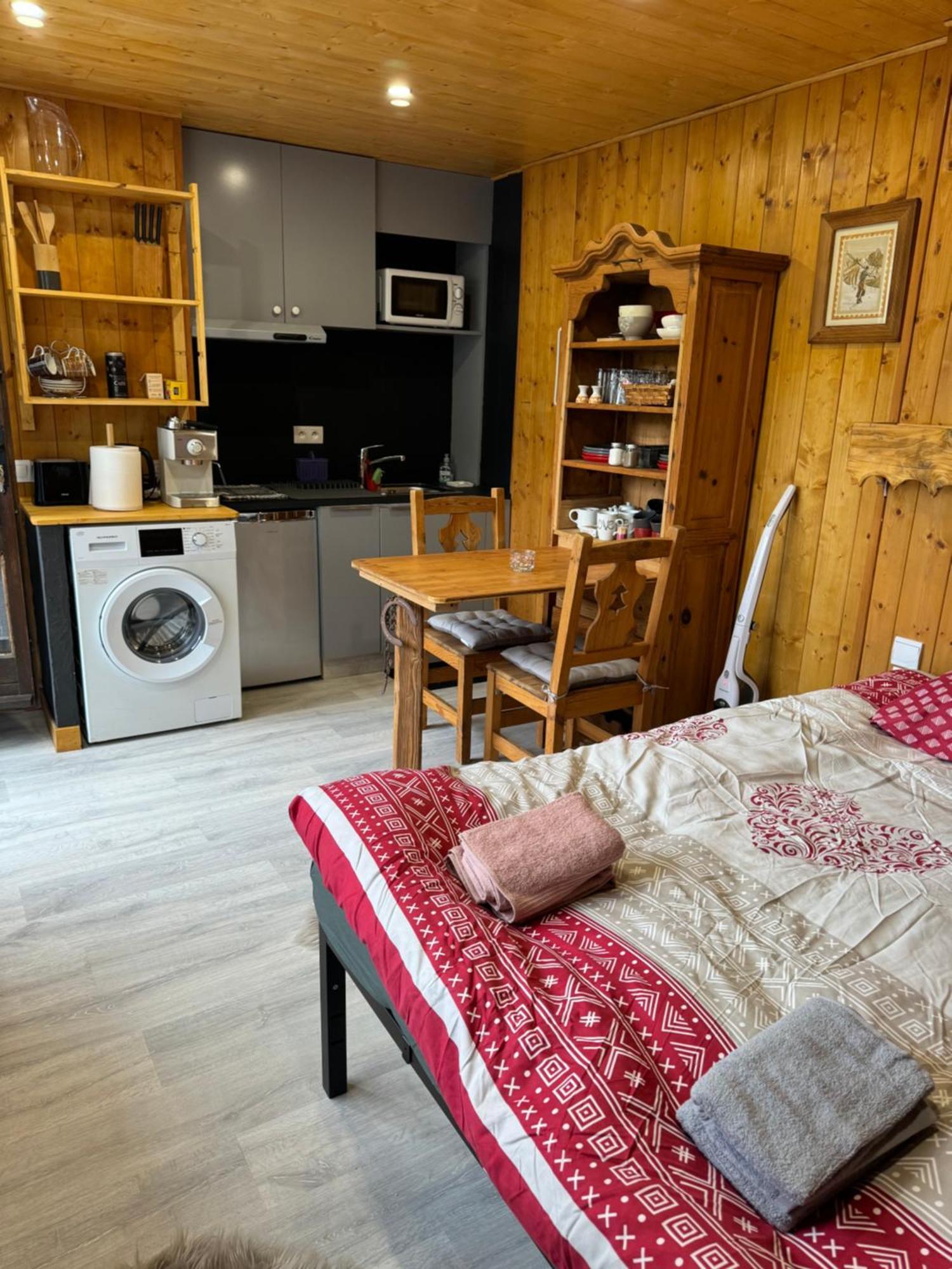 부르생모리스 Apparemment Cosy Style Savoyard 아파트 외부 사진